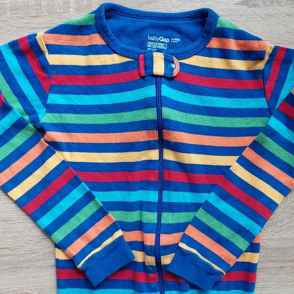Gap vguc striped footed pajamas size 4 & 5 - Picture 3 of 16